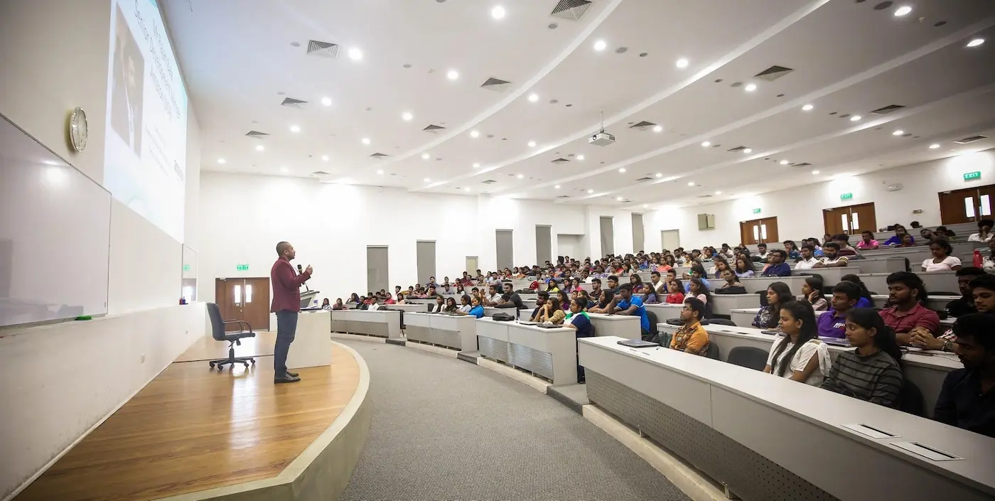 Lecture for aspiring entrepreneurs in an auditorium